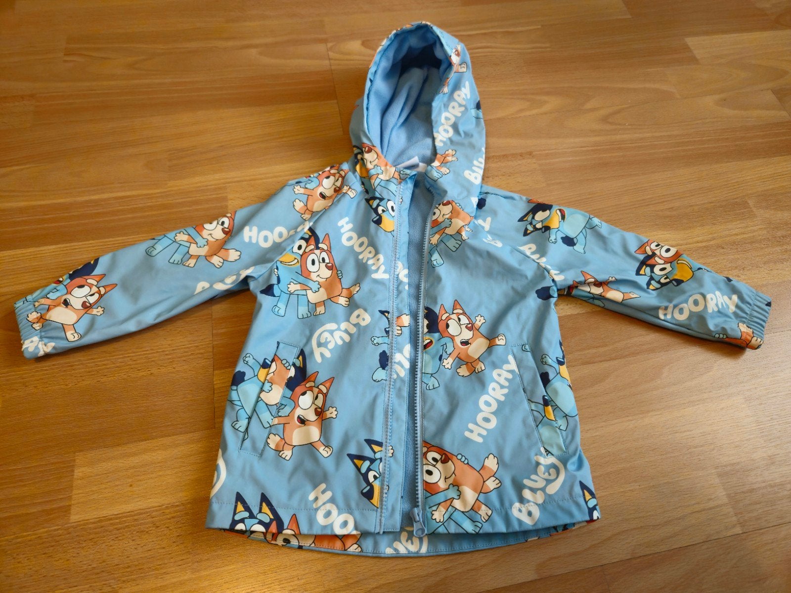 Veste imperméable Primark enfant 98cm  Nouveau  !!!, Neuf, Garçon ou Fille, Enlèvement ou Envoi, Primark