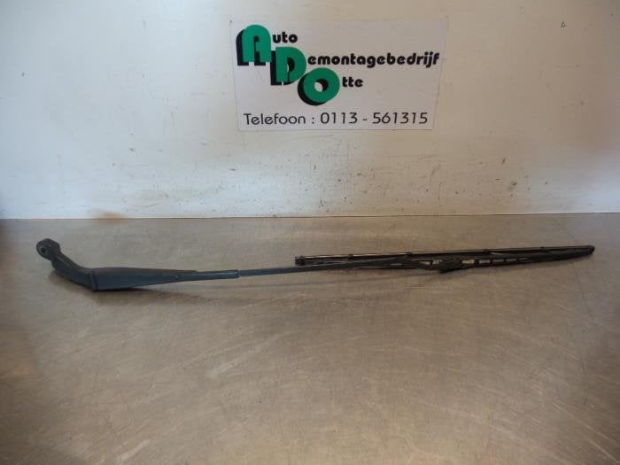 Ruitenwisserarm voor van een Honda Civic (Civic 95-), Auto-onderdelen, Ruiten en Toebehoren, Honda, Gebruikt, 3 maanden garantie