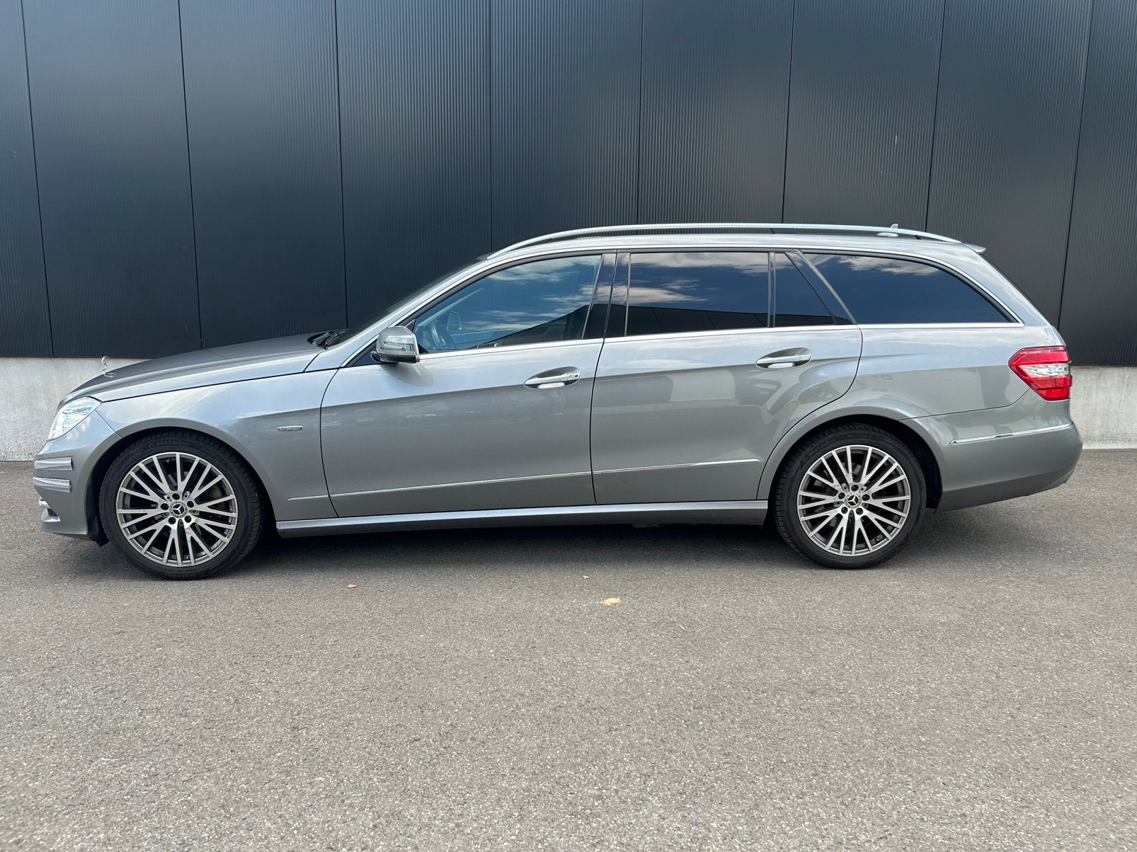 Mercedes E200CDI / Avantgarde / Automaat /, Auto's, Automaat, Euro 5, Zwart, Leder en Stof