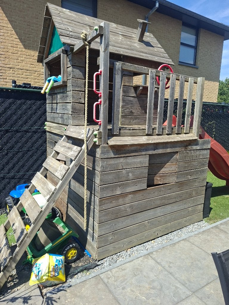 Houten speelhuis, Enlèvement, Utilisé, Bois