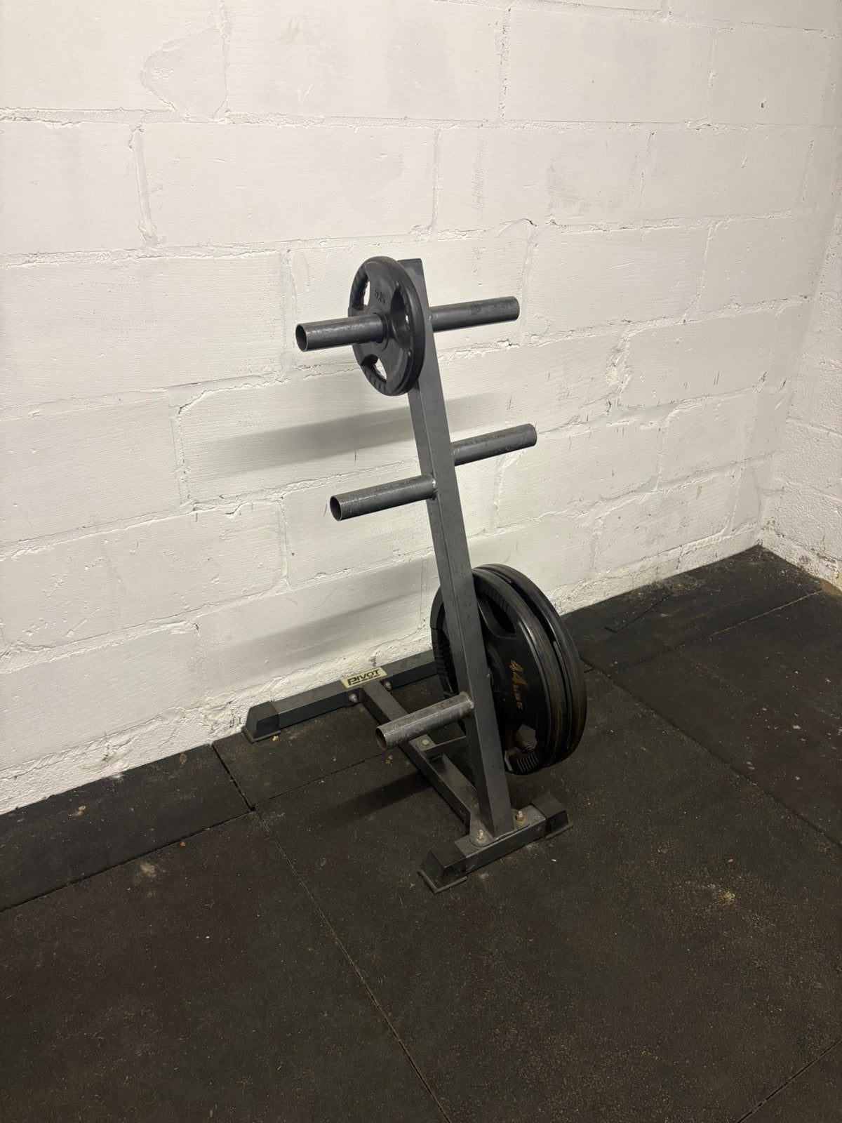 45 kg + support pour plaque de musculation pivotante., Sports & Fitness, Équipement de fitness, Enlèvement, Utilisé, Plaques d'haltères