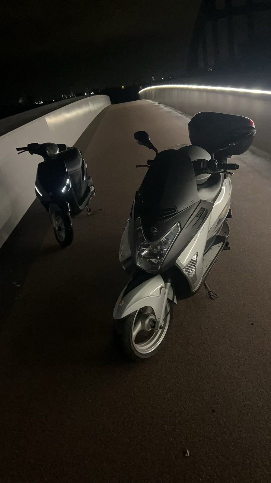 Fost motor 125cc, Vélos & Vélomoteurs, Scooters | Piaggio, Enlèvement ou Envoi, Comme neuf