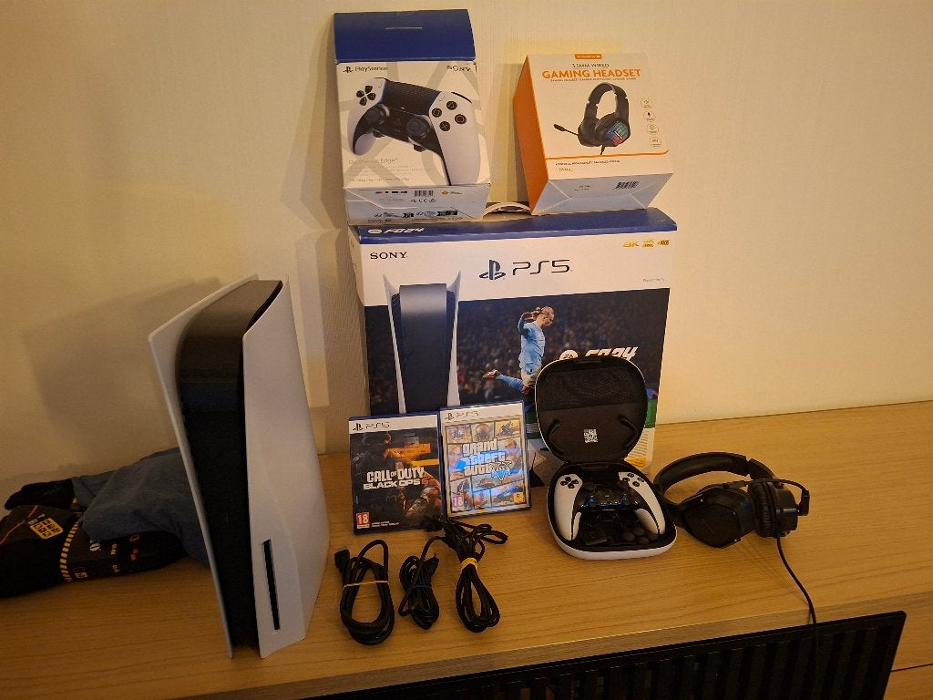 Ps5 disc met 2 spellen en headset, Ophalen, Zo goed als nieuw