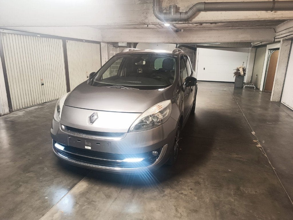 Renault Scenic 1.2TCE BOSS Volledig gereviseerde motor, Auto's, Voorwielaandrijving, Euro 5, Monovolume, 7 zetels