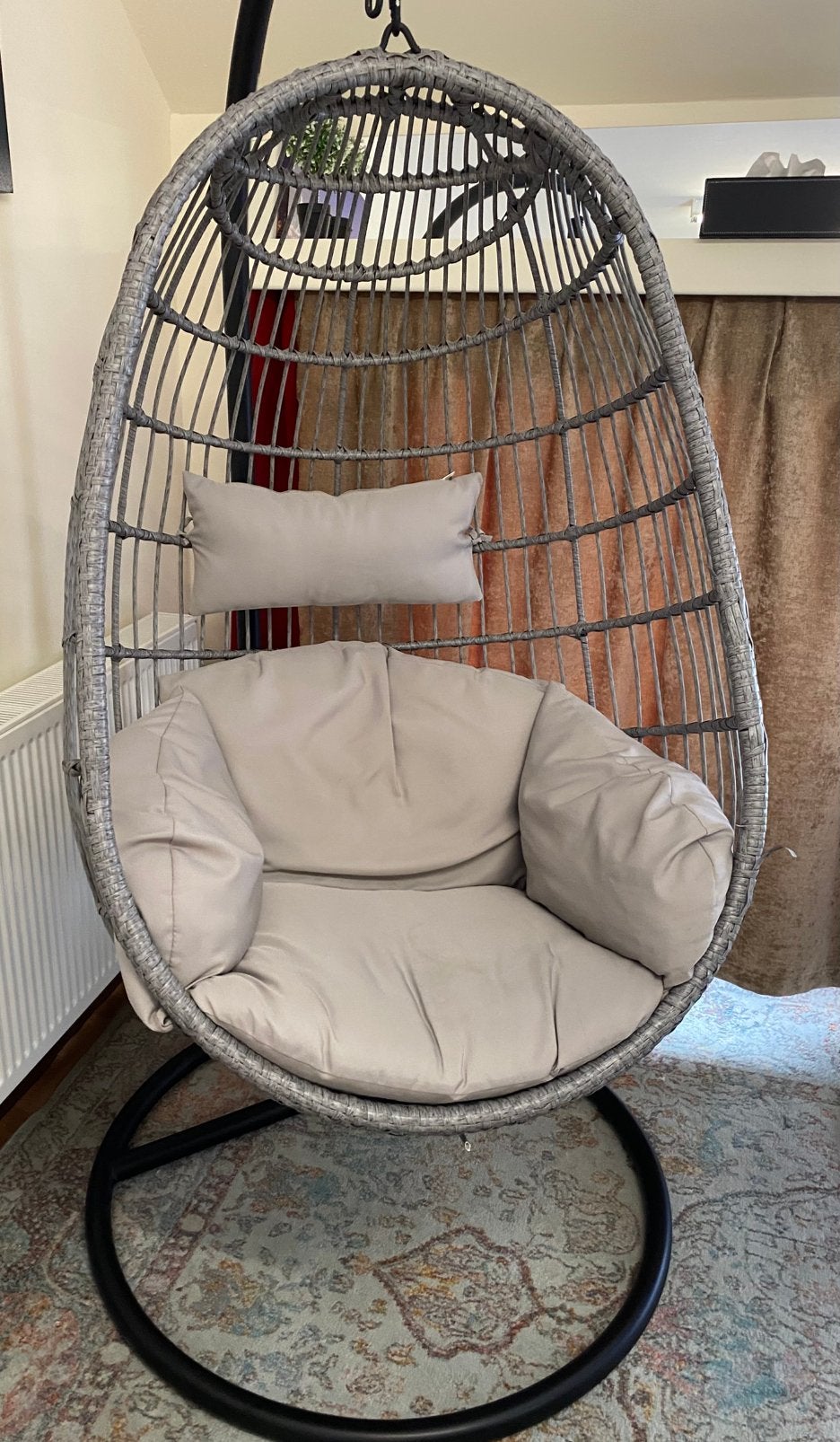 Comfortabele hangstoel, Ophalen, Zo goed als nieuw, Wicker