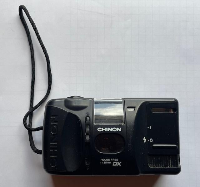Te koop: 35 mm Compact DX Motorized camera CHINON, Enlèvement ou Envoi, Utilisé, Compact