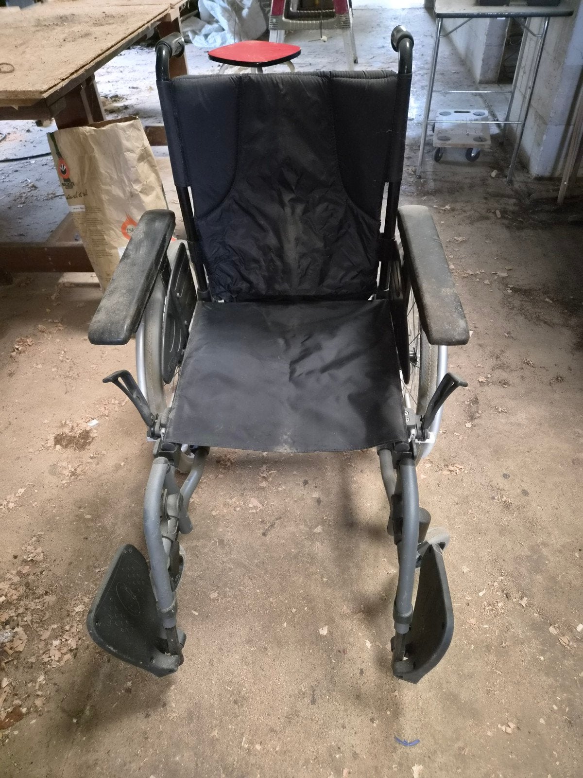chaise roulante, Enlèvement, Pliant, Utilisé, Fauteuil roulant à pousser