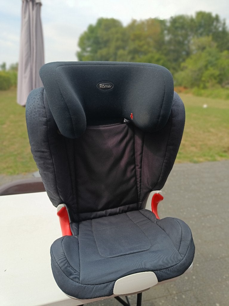 2 Roëmer KIDFIX XP autostoeltjes (15 tot 36 kg), Kinderen en Baby's, Autostoeltjes, Ophalen, Romer, 15 t/m 36 kg, Verstelbare rugleuning