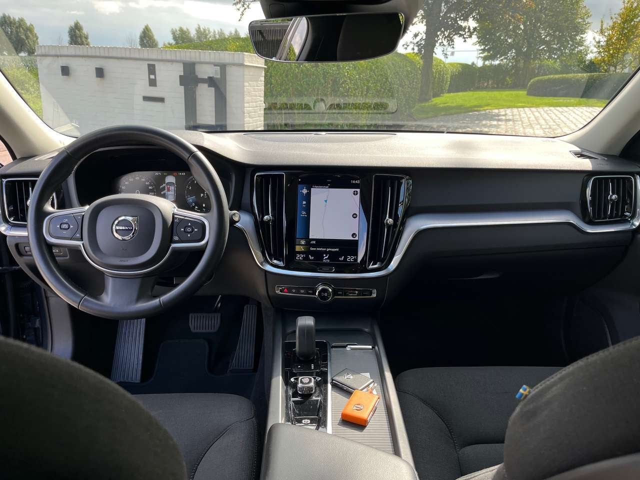 Volvo V60 2.0 B3 MHEV Geartronic/1eignr/93400km/Carplay/Led, Autos, 0 kg, 0 kg, Noir, V60