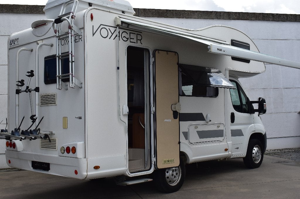 LA Voyager Mobilhome 2.2HDi | Porte-vélos | Coffre de toit, Siège de train, Autres marques, Jusqu'à 5, Diesel