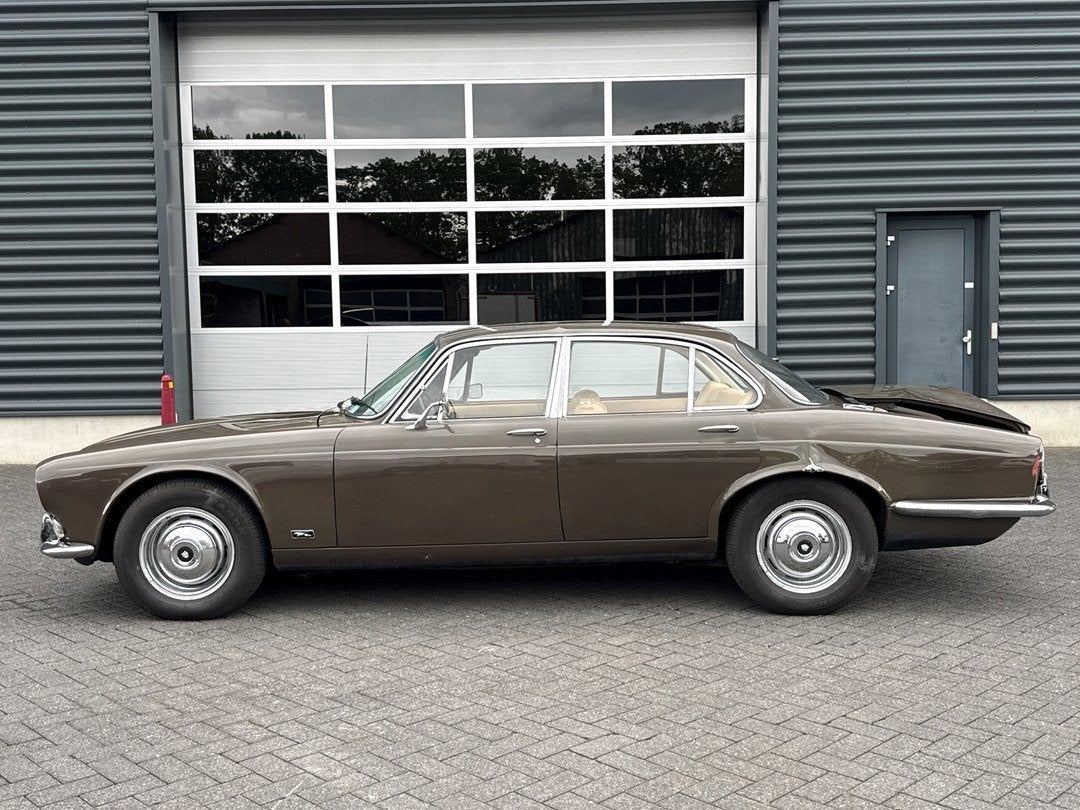 Jaguar XJ6 4,2, Auto's, Oldtimers, 4 deurs, 176 kW, Beige, Bruin