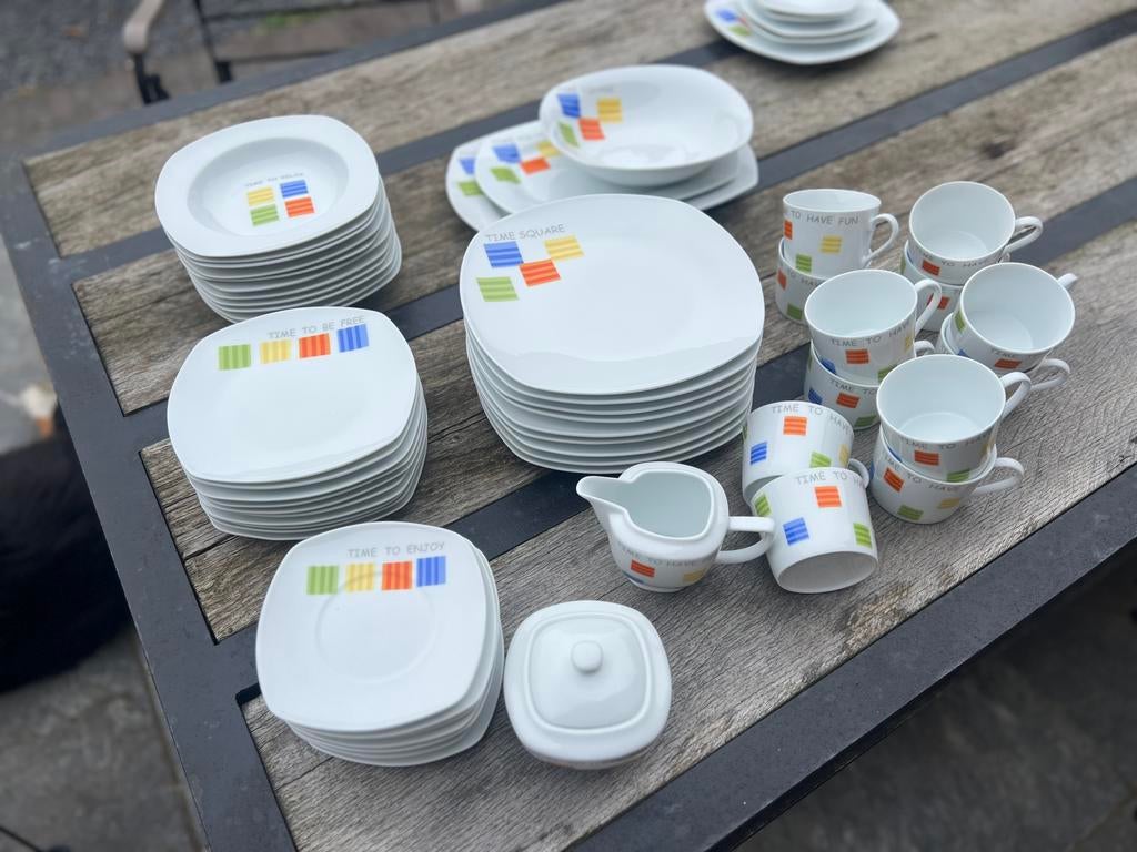 9-delig servies met leuke tekst erop, Huis en Inrichting, Keuken | Servies, Ophalen, Gebruikt, Bord(en)