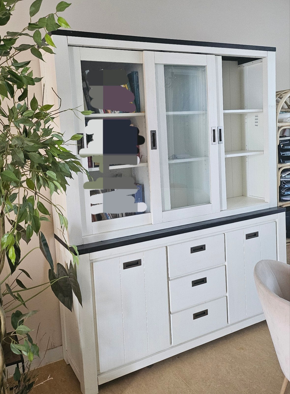 mooie witte buffetkast / vitrinekast, Huis en Inrichting, Ophalen