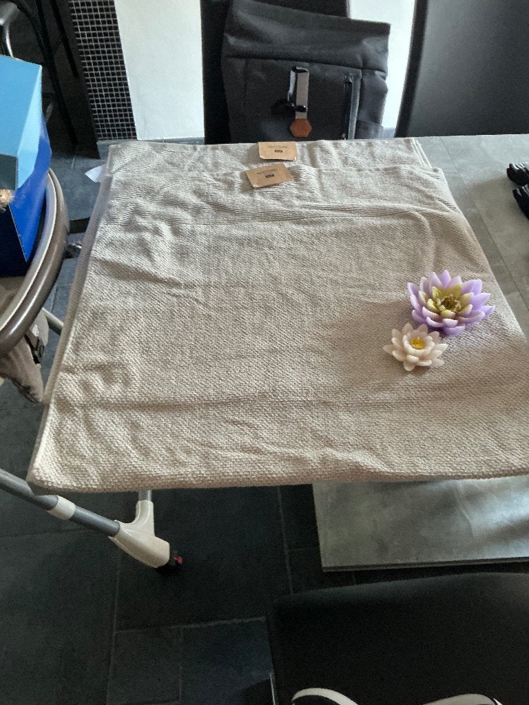 Lot van twee prachtige badhanddoeken gistad Jysk, Huis en Inrichting, Badkamer | Badtextiel en Accessoires, Ophalen, Badlaken