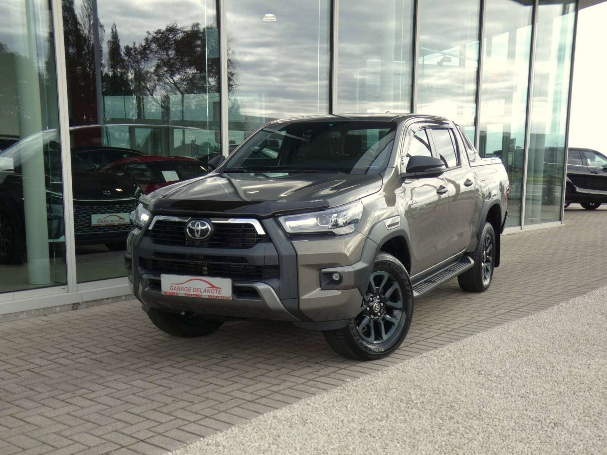 Toyota Hilux INVINCIBLE 44215+BTW +Electric roll cover +360, Auto's, Automaat, 4 deurs, Gebruikt, 4 cilinders