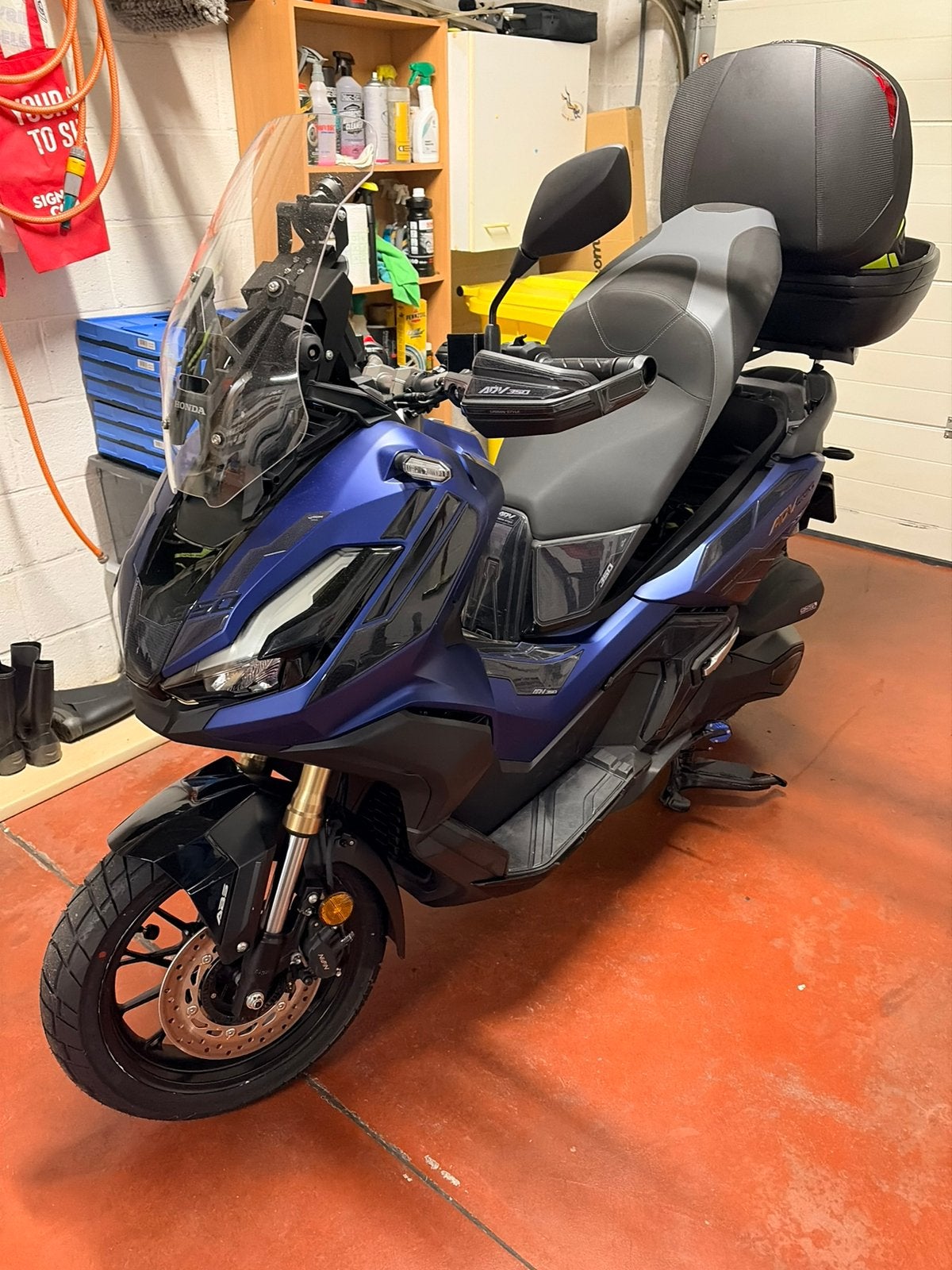 honda adv 350 150 km!, Fietsen en Brommers, Scooters | Yamaha, Ophalen, Zo goed als nieuw