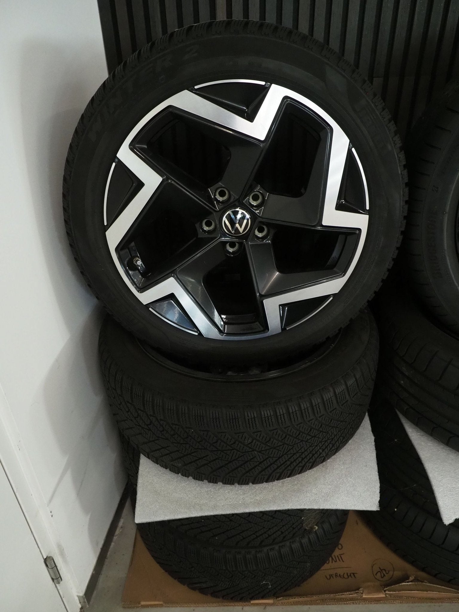 Volkswagen Passat Coventry B9 B8 Winterset Pirelli, 18 inch, Gebruikt, -, -