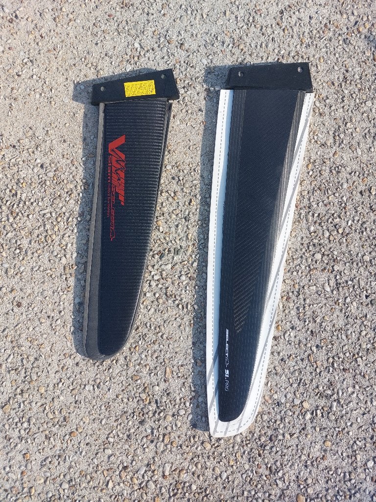 Aileron Tuttlebox Select S1 Pro 57 cm étui, Sports nautiques & Bateaux, Planche à voile, Enlèvement ou Envoi, Avec aileron(s)