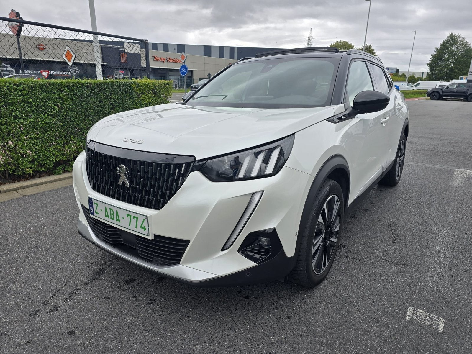 Peugeot 2008 1.5 BlueHDI 2022 Open Pano Ambiance Led Full, Auto's, Peugeot, Automaat, Euro 5, Monovolume, Wit