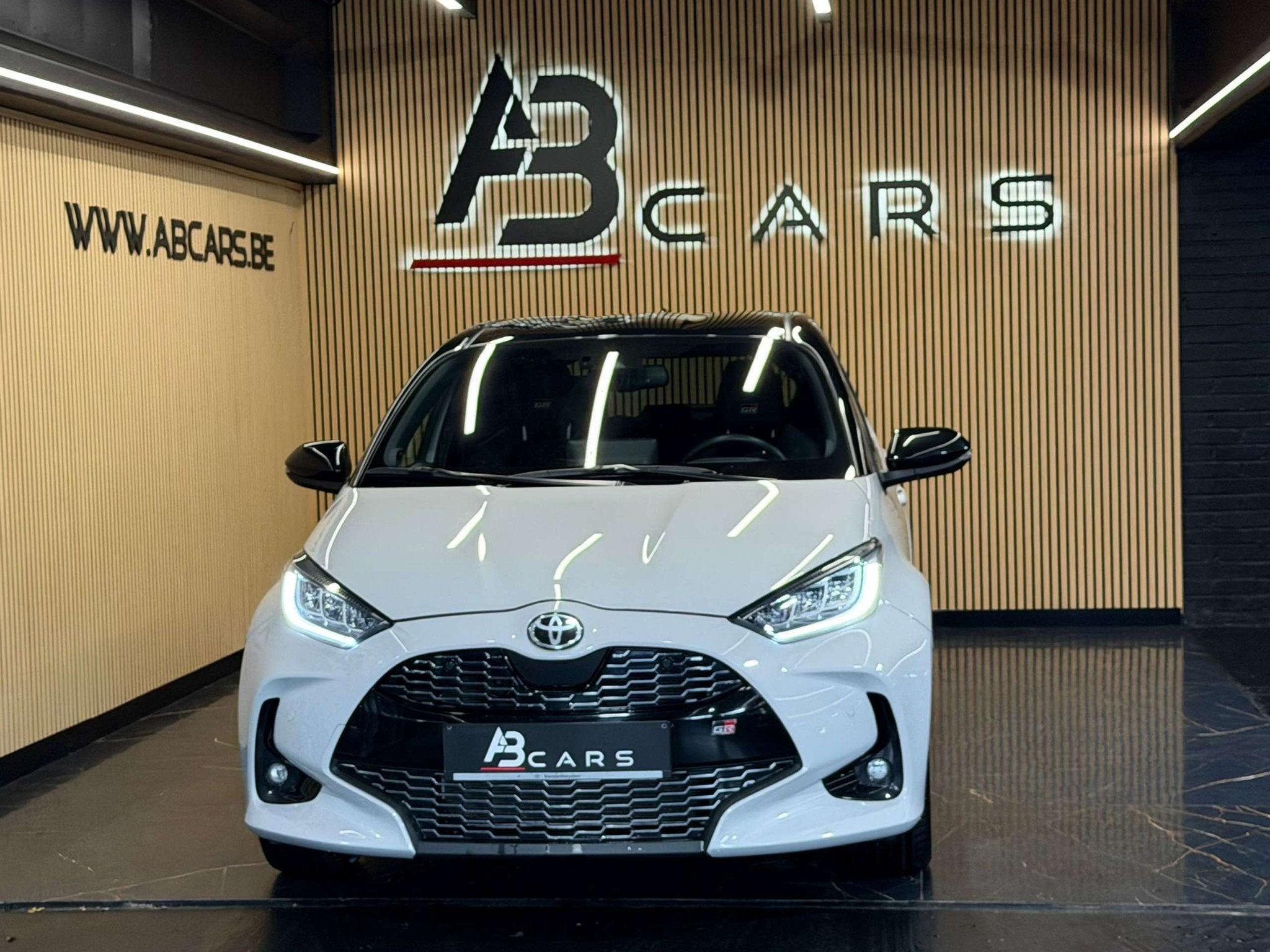 Toyota Yaris Hybrid 1.5i VVT-i * SPORT * FINITION GR * BOÎT, Autos, Anti démarrage, Achat, Euro 6, Entreprise