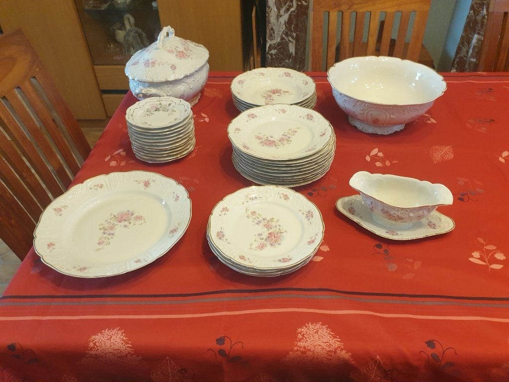 Oud tafelservies met bloemendecoratie in zeer goede staat, Ophalen