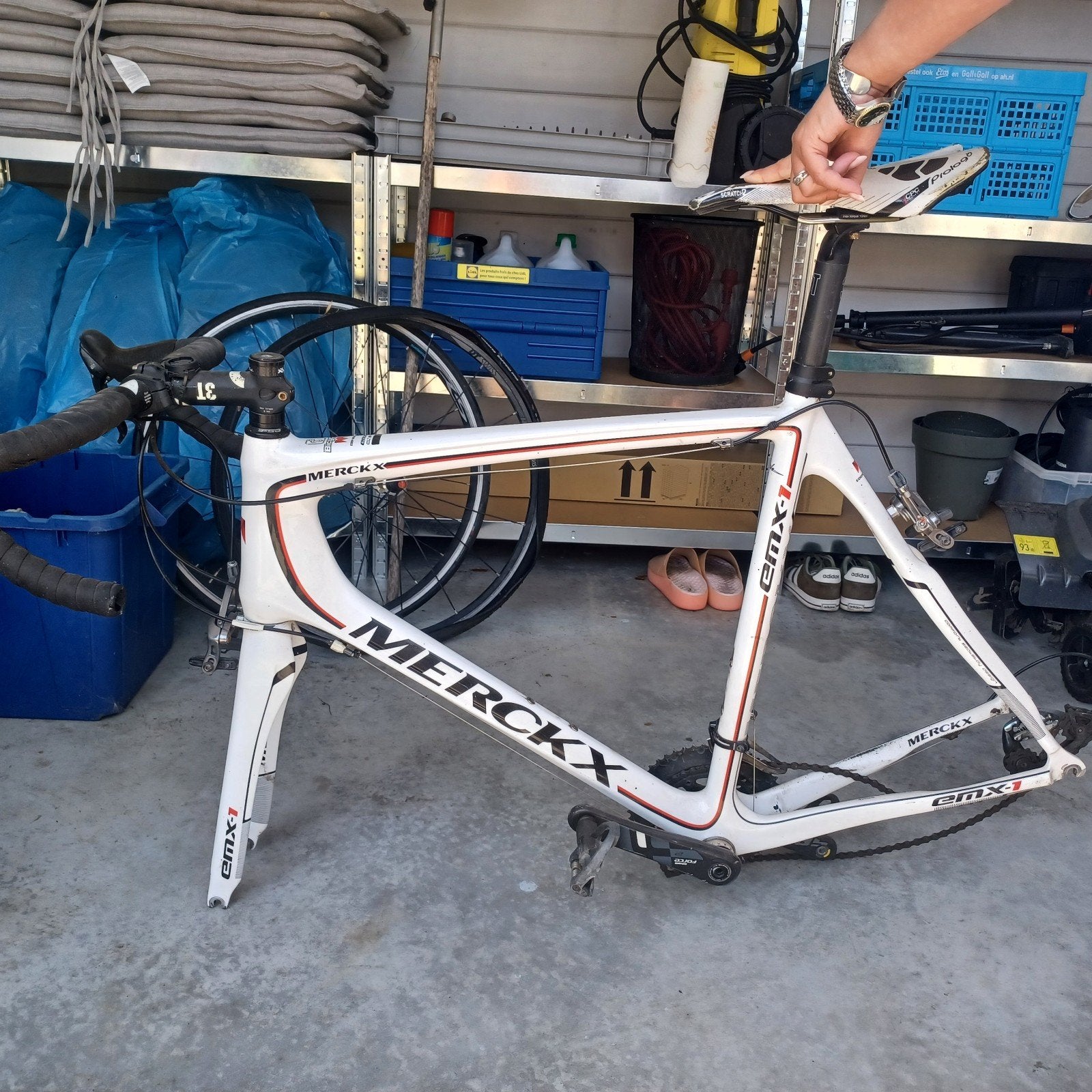 Eddy Merckx kader EMX-1, Enlèvement