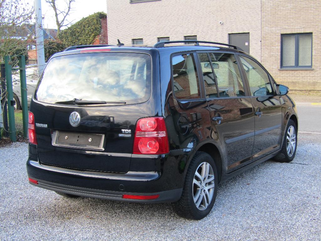 Vw Touran 1.9 TDI 7 zitplaats, Auto's, Volkswagen, Voorwielaandrijving, https://public.car-pass.be/vhr/ea7f6da7-604f-491c-bf75-9d150e8643d2
