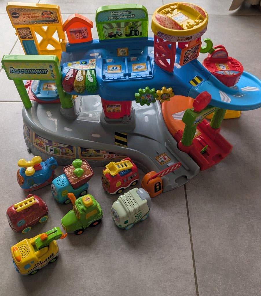Lot VTech Mon Premier Garage Interactif Tut Tut + 7 Bolides, Ophalen of Verzenden, Zo goed als nieuw