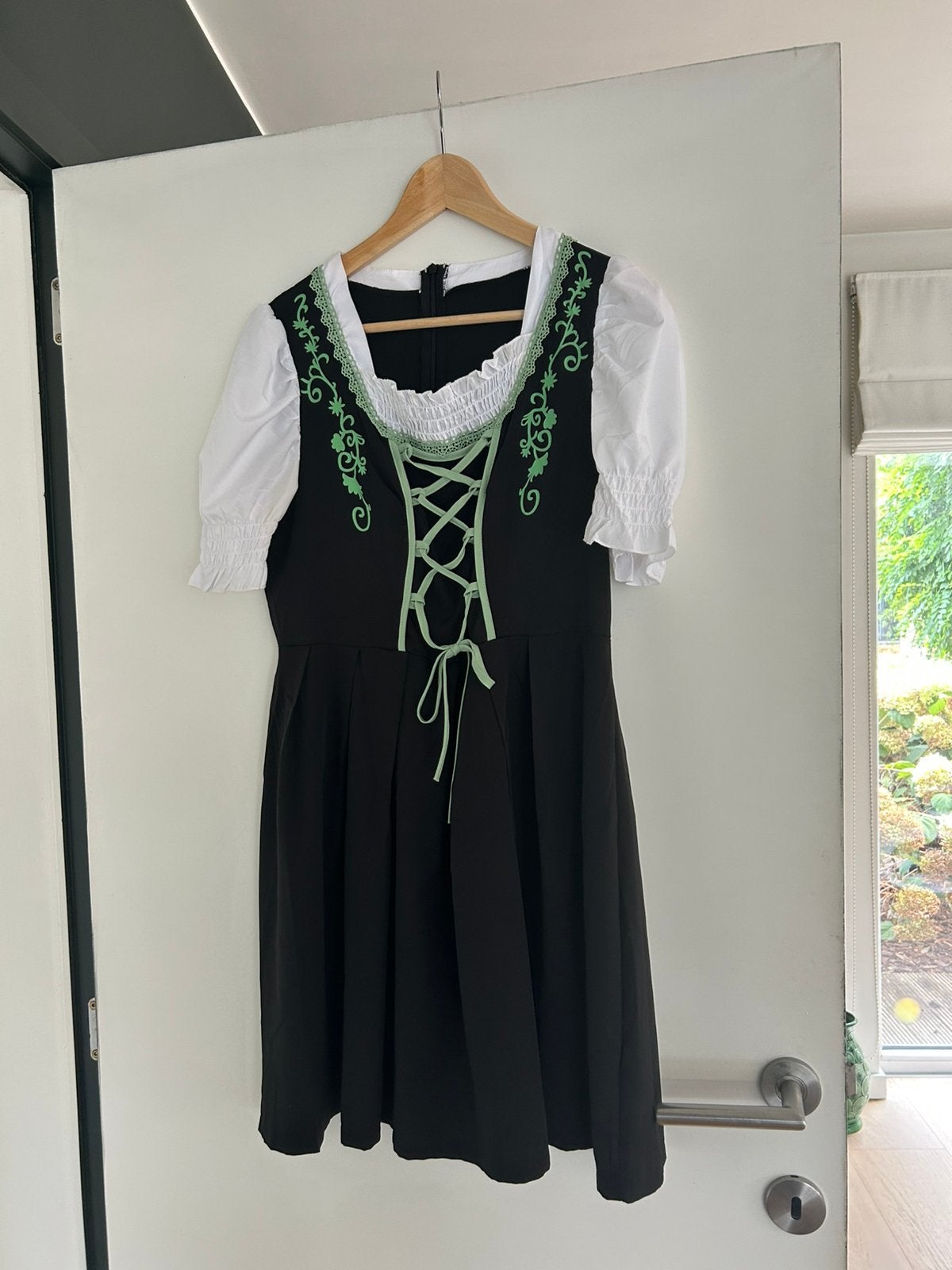 Dirndl maat M, Vêtements | Femmes, Habits de circonstance, Enlèvement ou Envoi, Comme neuf, Taille 38/40 (M)