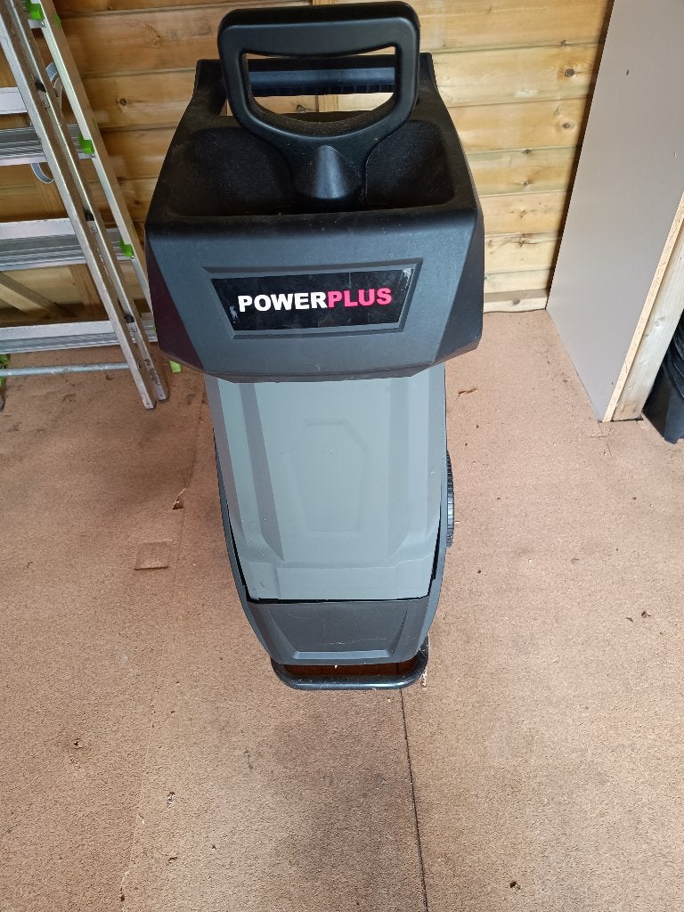 Hakselaar PowerPlus, Tuin en Terras, Hakselaars, Ophalen, Zo goed als nieuw, Met opvangbak, Powerplus garden