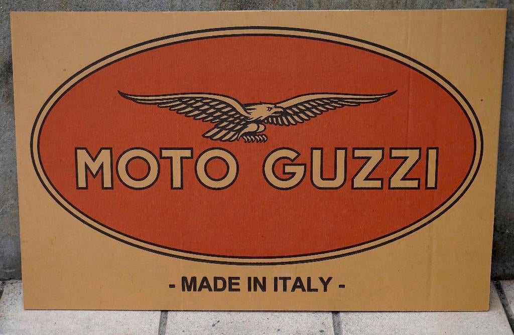 logo Moto Guzzi 70 X 110 cm, Motoren, Motoren | Moto Guzzi, Particulier, Occasion, Overig