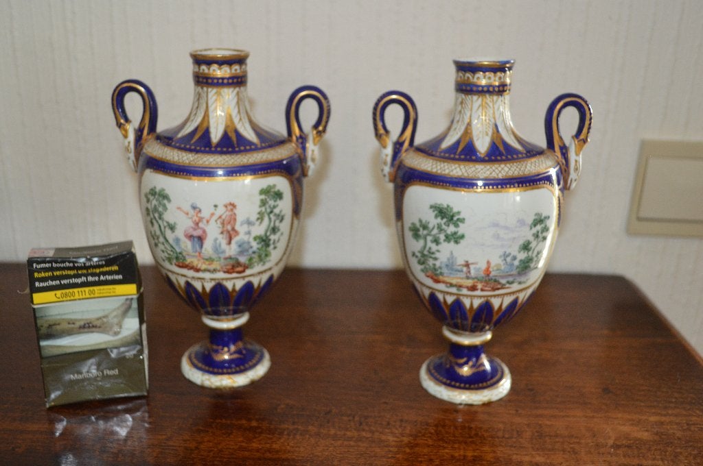 Vases porcelaine de Tournai  XVIII XIX, Antiquités & Art, Envoi