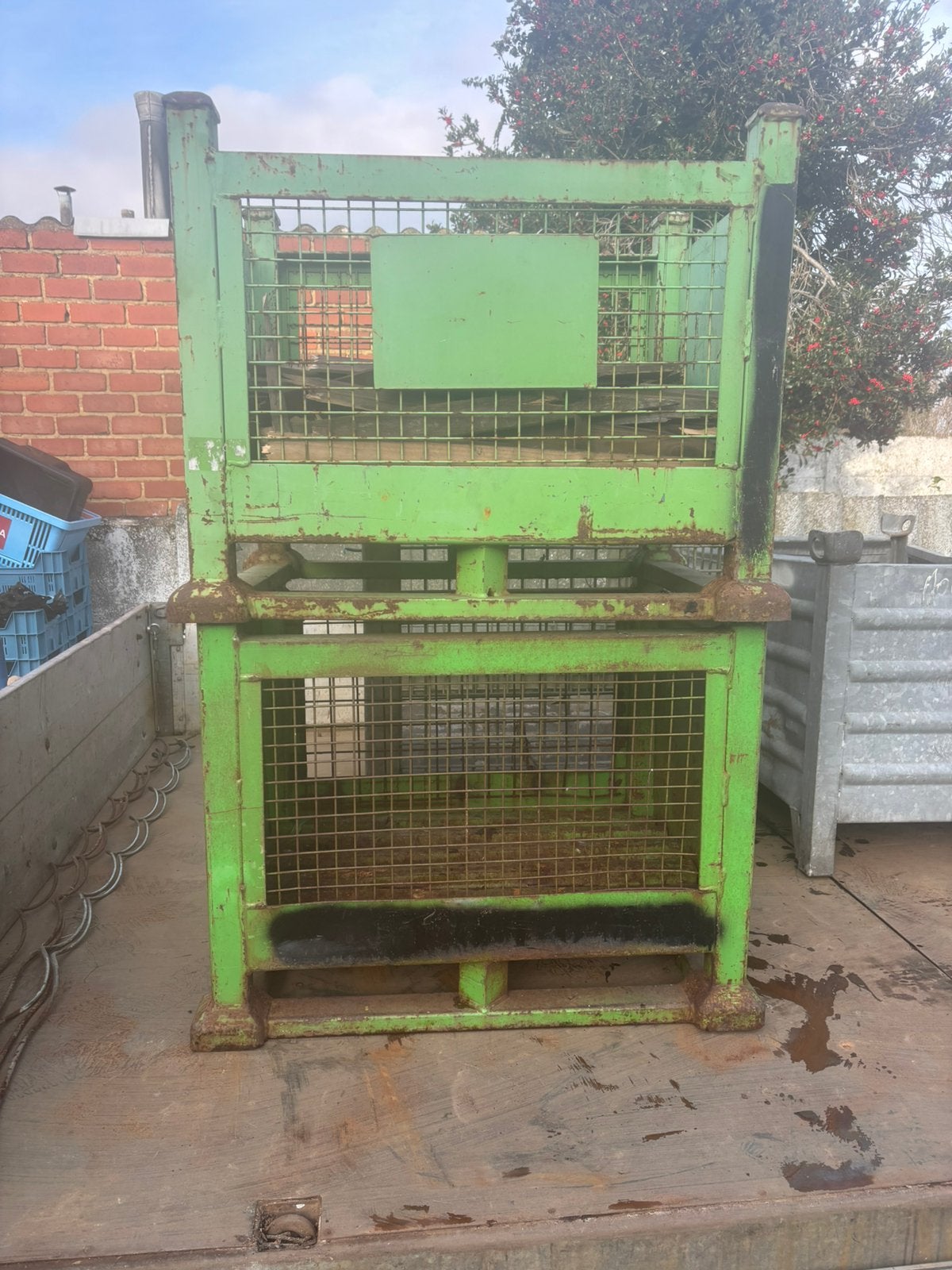 Stapelbare containercontainer 2 stuks beschikbaar, Ophalen, Zo goed als nieuw