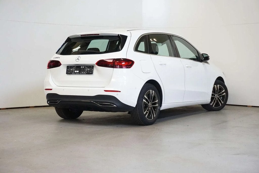 Mercedes-Benz B-CLASS 250 plug-in hybride (bj 2024), Auto's, Automaat, Gebruikt, 4 cilinders, Parkeersensor