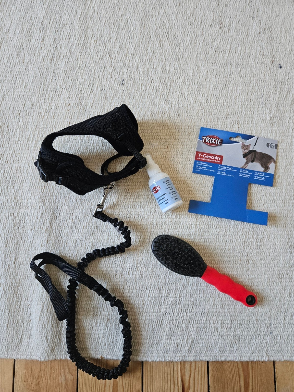 Harnais chat, brosse, spray catnip, Animaux & Accessoires, Enlèvement