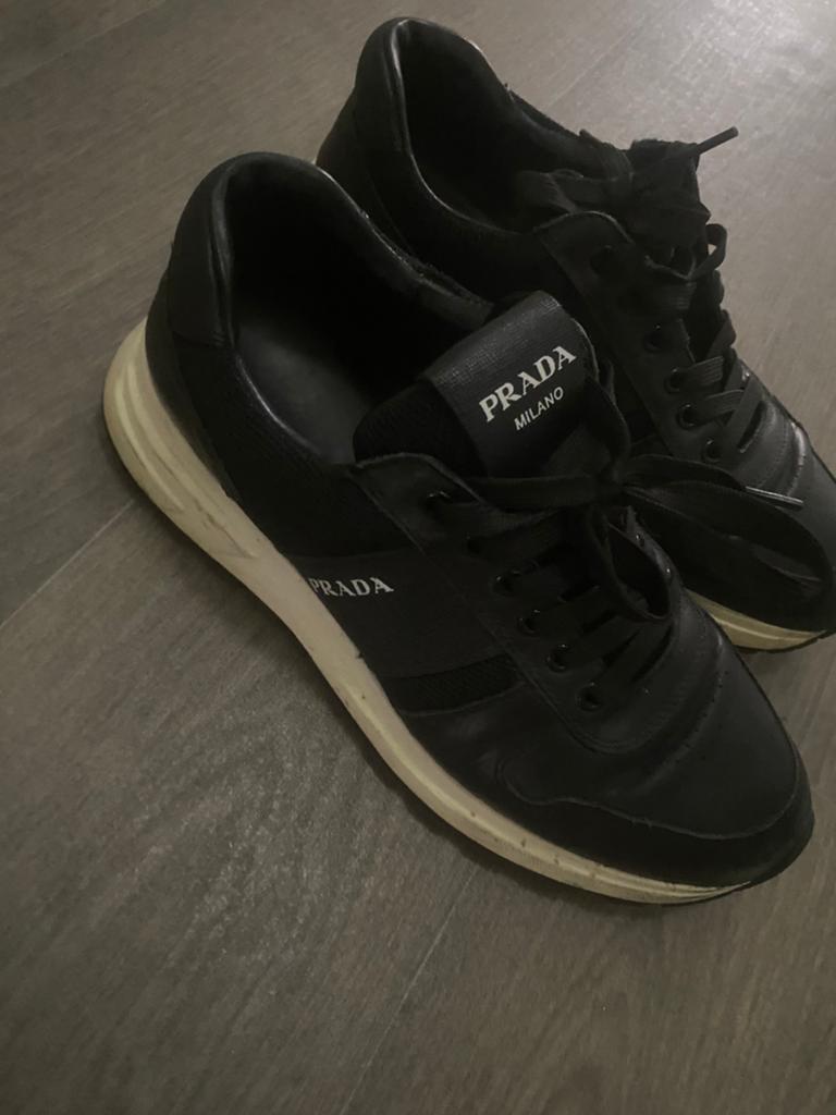 Basket prada 41, Enlèvement, Porté