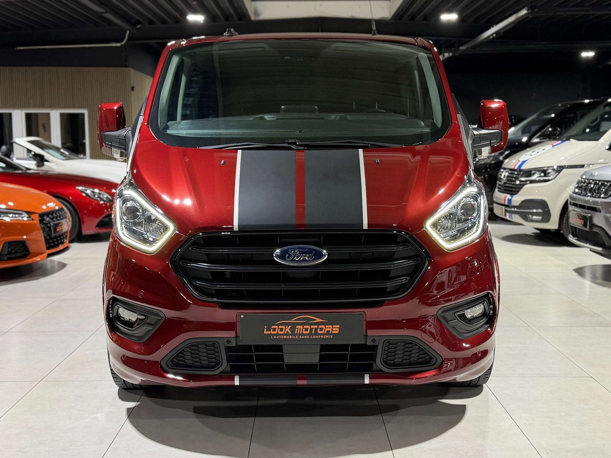 Ford Transit Custom 2.0 TDCi Sport S/S 185CV DOUBLE PORTE LA, Auto's, Voorwielaandrijving, Gebruikt, Leder, Bedrijf