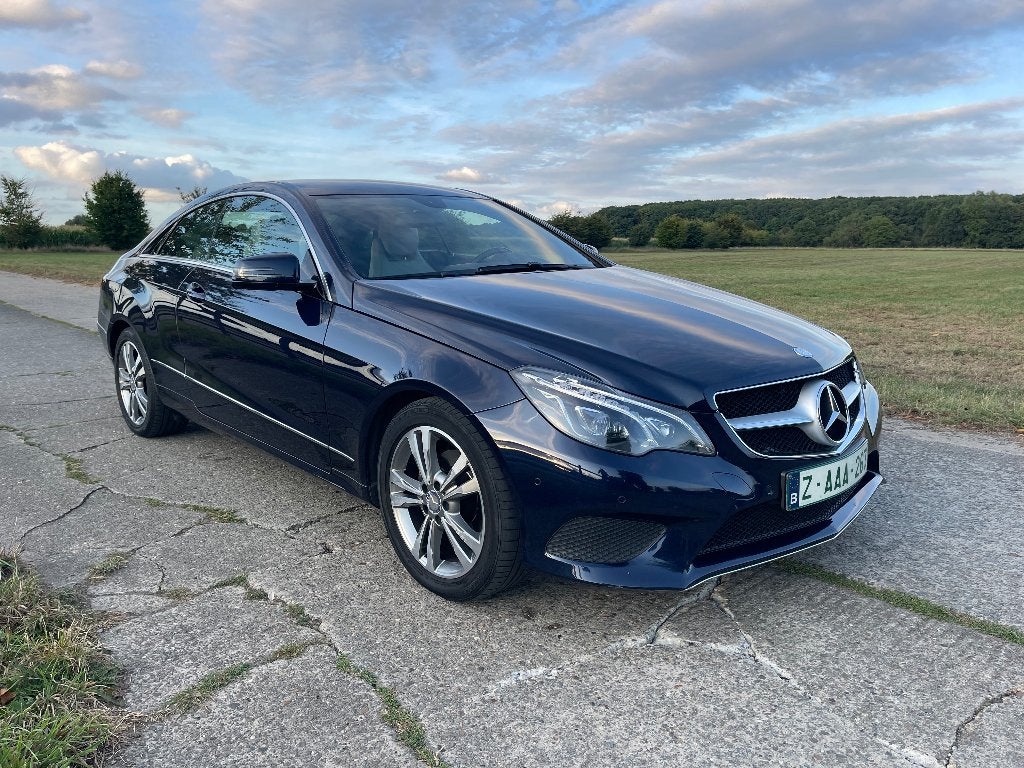 Prachtige mercedes e220cdi coupe in topstaat 120.000km, Auto's, Mercedes-Benz, Achterwielaandrijving, 4 cilinders, Blauw, Leder en Stof