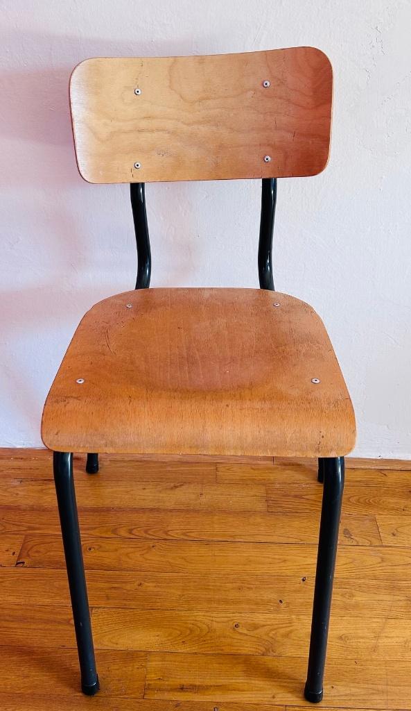 Chaise vintage d'école, Enlèvement