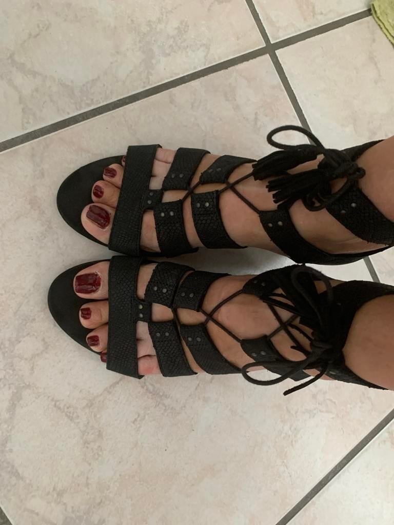 Sandalen UGG 40 zwart weinig gedragen, Zwart, Zo goed als nieuw, Sandalen of Muiltjes, Ophalen of Verzenden