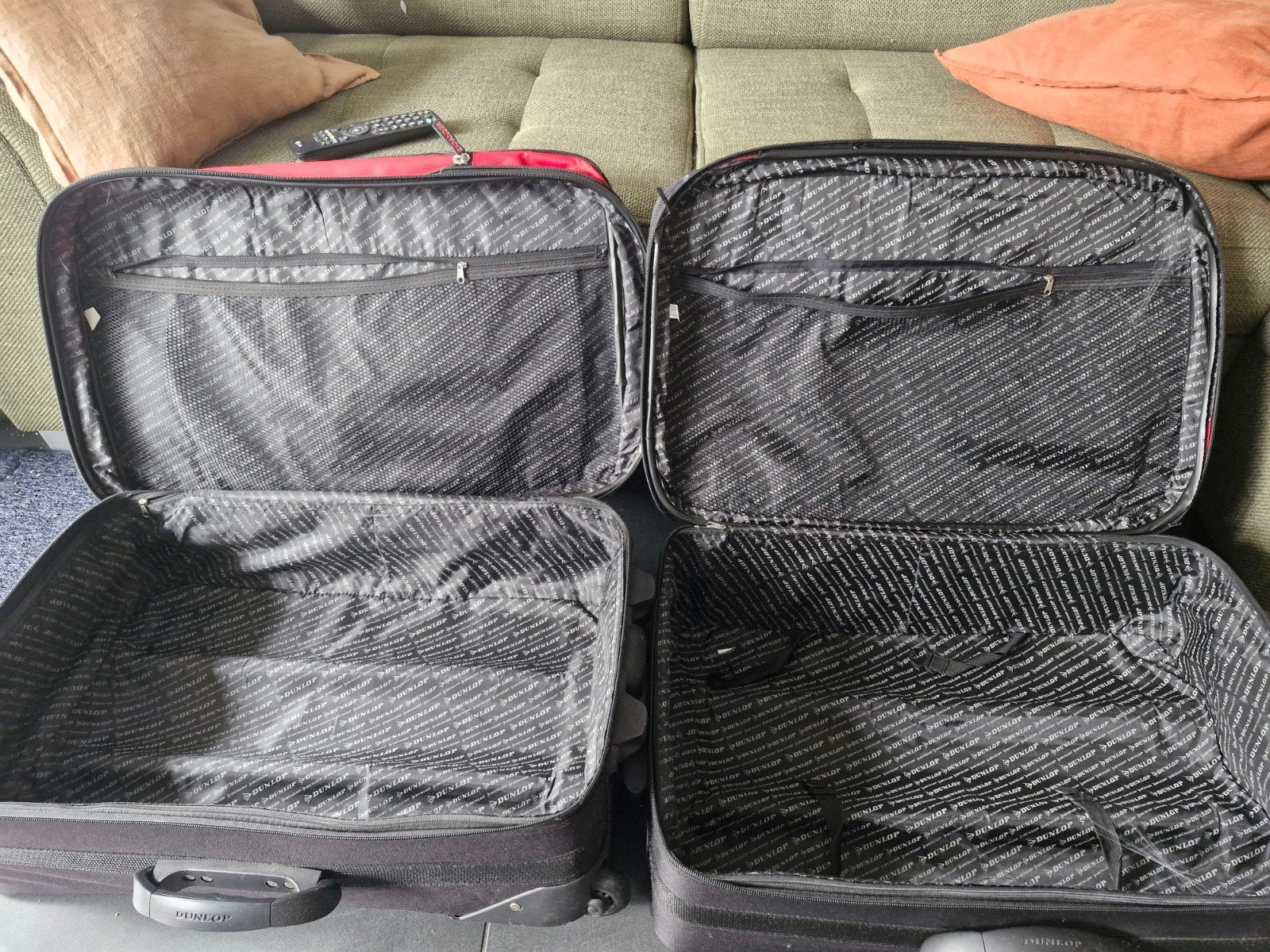2 dunlop reis koffers, Handtassen en Accessoires, Gebruikt, Ophalen of Verzenden, Zacht kunststof, 35 tot 45 cm