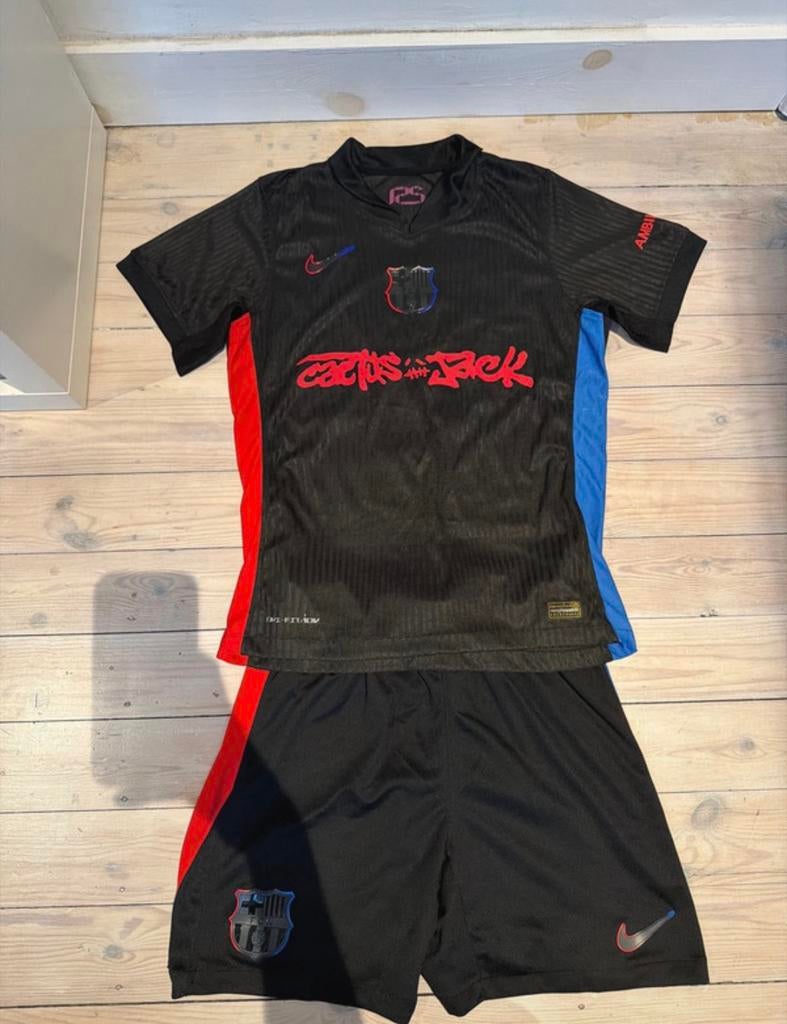 FC Barcelona shirt + broekje van Lamine Yamal, Maat M, Ophalen of Verzenden, Zo goed als nieuw, Set