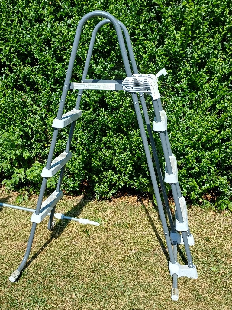 Zwembadladder intex, Ophalen, Zo goed als nieuw, Ladder