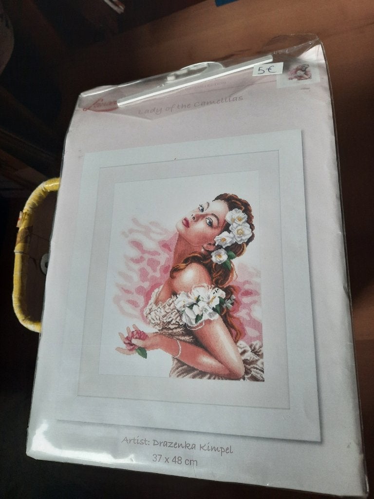 Orig. patroon Lanarte - Lady of Camellias - PN-0144530, Hobby en Vrije tijd, Borduren en Borduurmachines, Ophalen of Verzenden