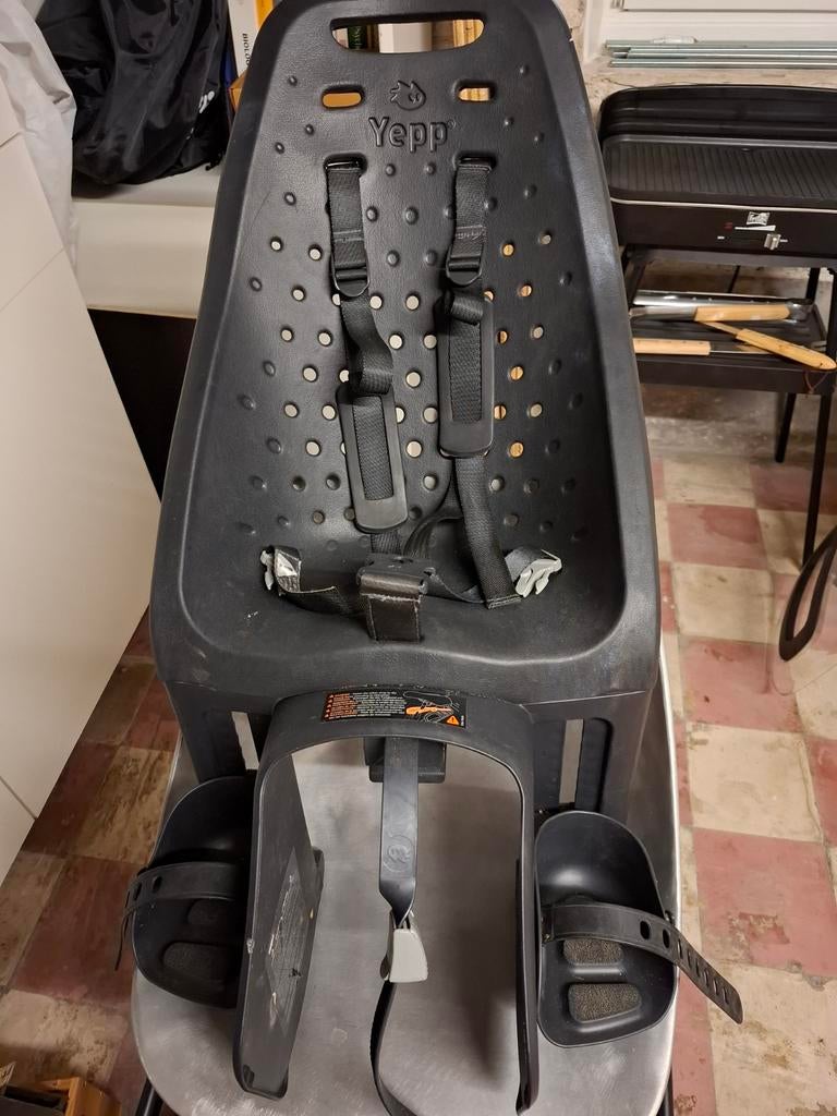 Thule yepp maxi zwart, Fietsen en Brommers, Ophalen of Verzenden