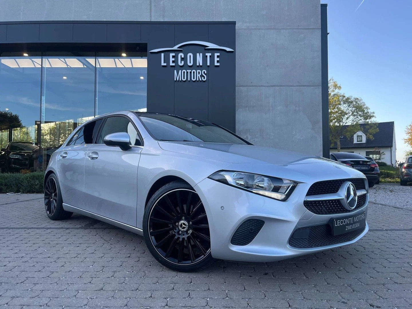 Mercedes-Benz A-CLASS 180 A 180iA DCT Panodak/Widescreen/Led, Autos, Achat, Euro 6, 5 portes, Automatique