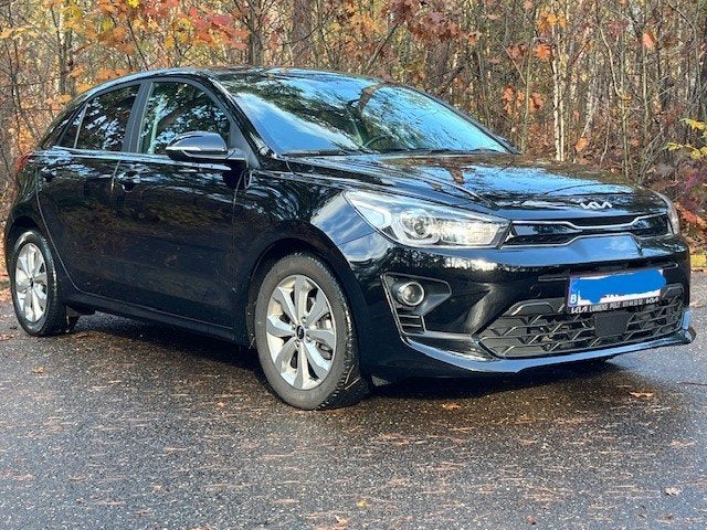 Kia Rio Pulse 1.2 benzine handgeschakeld 09-01-2024, Auto's, Voorwielaandrijving, 4 cilinders, Zwart, 5 deurs
