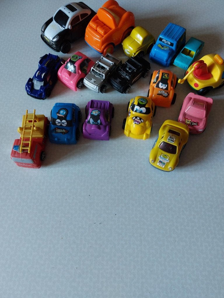17 Auto's voor 10€  5 auto's voor 5 €  11 aut, Ophalen