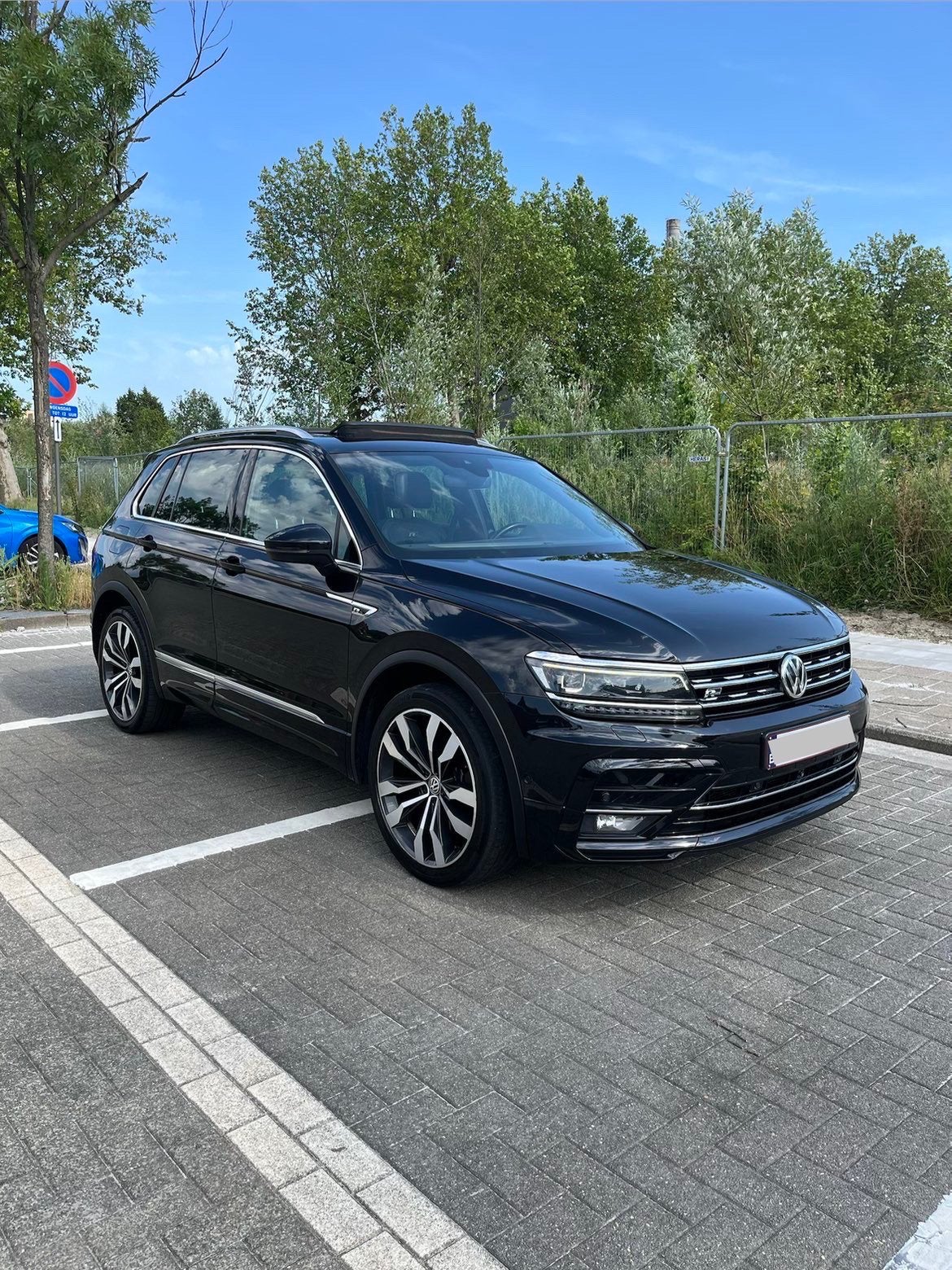 Volkswagen Tiguan R-Line Highline 2.0 TSI 4Motion, Auto's, Volkswagen, Automaat, Zwart, Vierwielaandrijving, Particulier