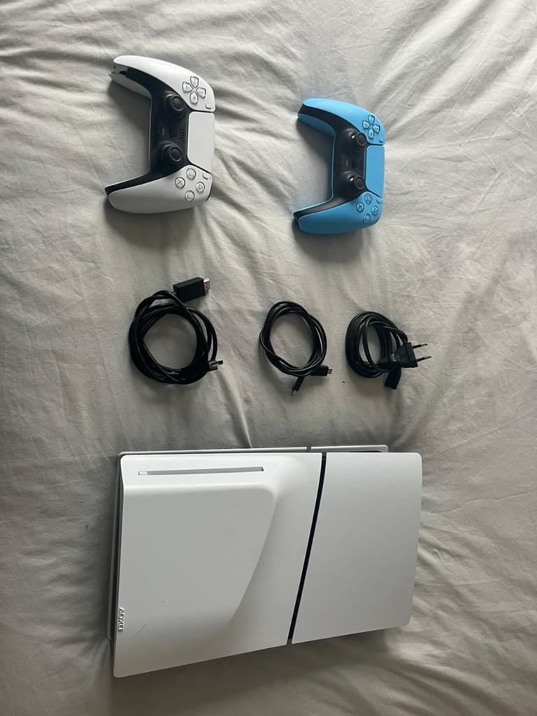PlayStation 5    7 maanden oud, Games en Spelcomputers, Ophalen of Verzenden, Zo goed als nieuw